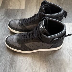 LOUIS VUITTON RIVOLI SNEAKER BOOT IN MONOGRAM GRAPHITE!